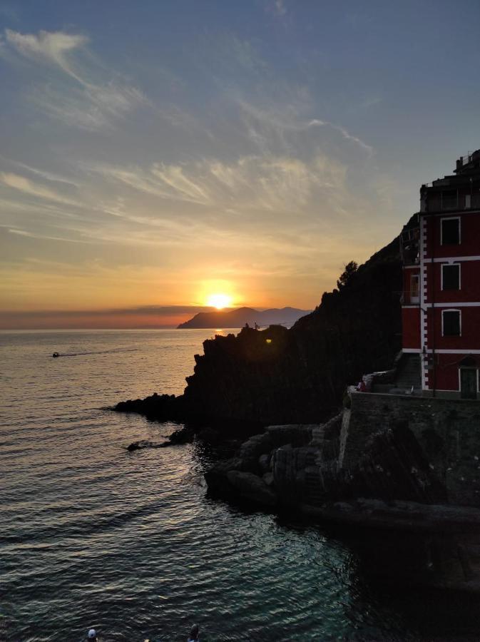 Ca'La Luna - In Centro Con Terrazza Riomaggiore Exterior foto