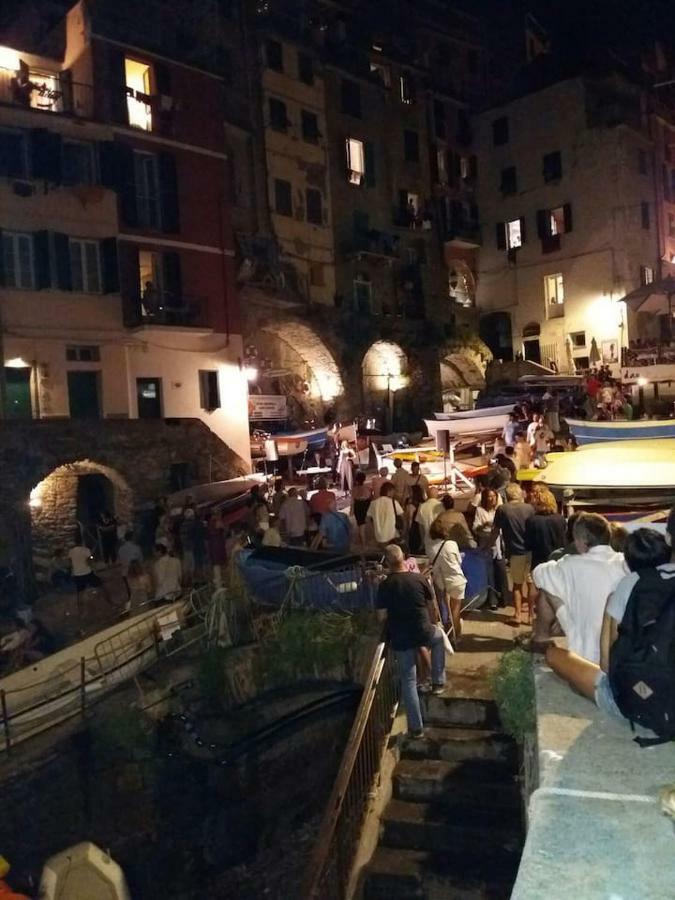 Apartamento Ca'La Luna - In Centro Con Terrazza Riomaggiore Exterior foto